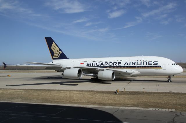 Airbus A380-800 (9V-SKI)