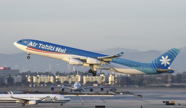 Airbus A340-300 (F-OJTN) - Departing LAX