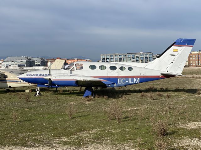 Cessna 421 (EC-ILM) - Has seen better days. 3 DEC 2020.