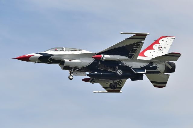 Lockheed F-16 Fighting Falcon — - T-Bird 8 on short final for 23-R 05-21-24
