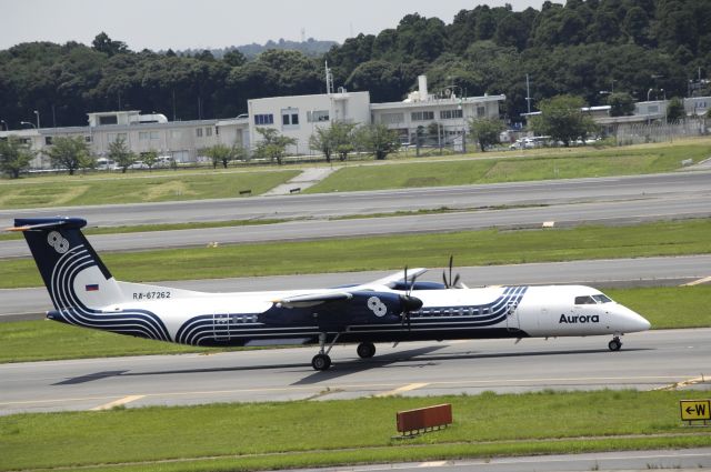 de Havilland Dash 8-400 (RA-67262) - Taxing at Narita on 2017/07/10