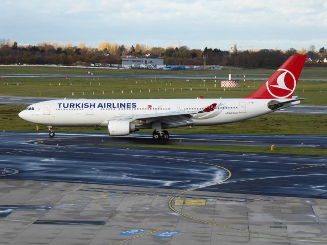 Airbus A330-200 (TC-JIR) - Turkish Airlines A330-200 TC-JIR having landed on 23L DUS and taxiing to terminal, 11.11.2018.