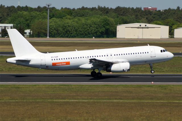 Airbus A320 (ES-SAP) - Airbus A320-232, easyJet(SmartLynxEstonia), ES-SAP, EDDT Airport Berlin-Tegel, 07.May 2018
