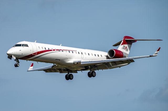 Canadair Regional Jet CRJ-700 (N520JG)