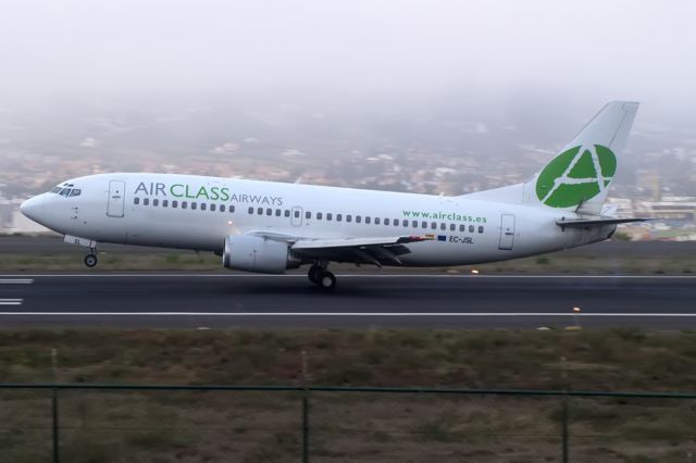 BOEING 737-300 (EC-JSL)