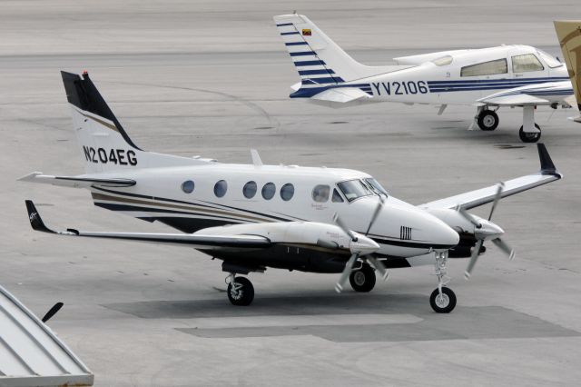 Beechcraft King Air 90 (N204EG)