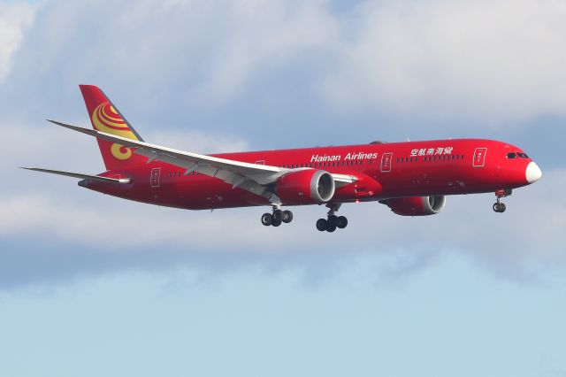 Boeing 787-9 Dreamliner (B-6998) - 'Hainan 729' from Beijing on short final to 22L