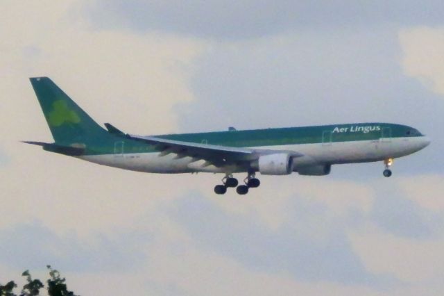 Airbus A330-200 (EI-EWR)