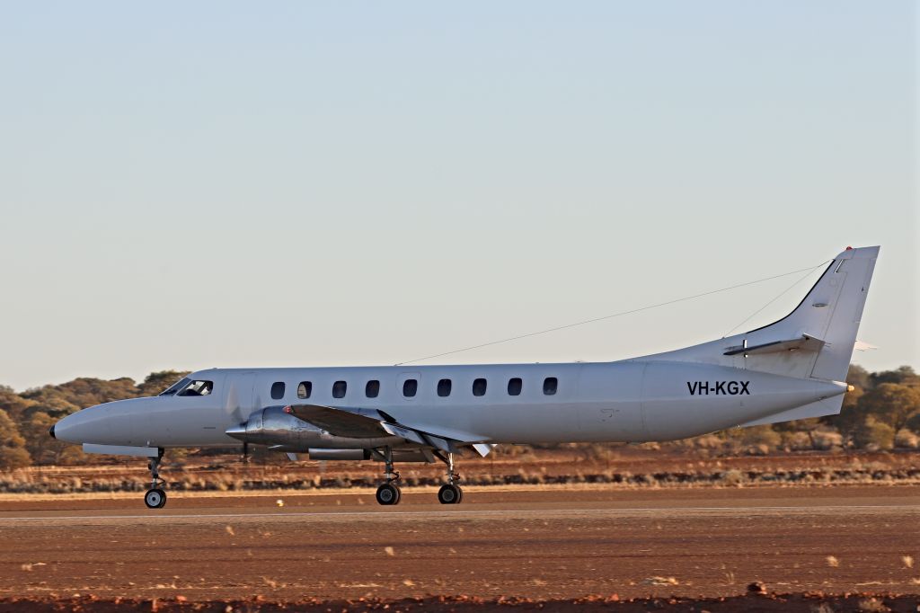 Fairchild Dornier SA-227DC Metro (VH-KGX)