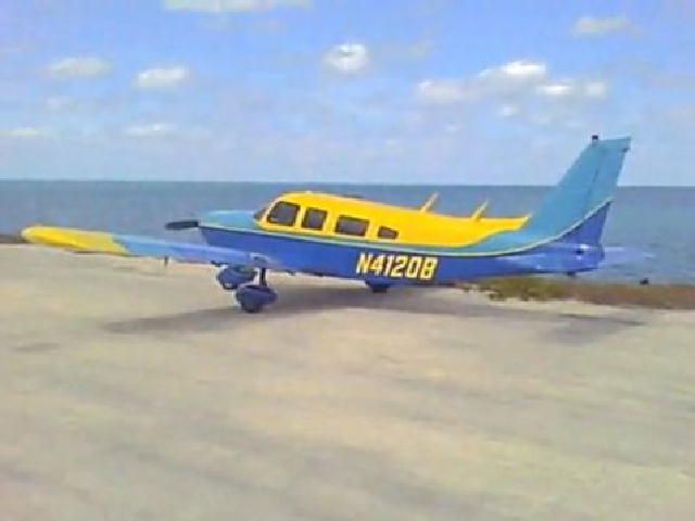 Piper Cherokee (N41208)