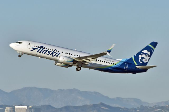 Boeing 737-800 (N552AS)