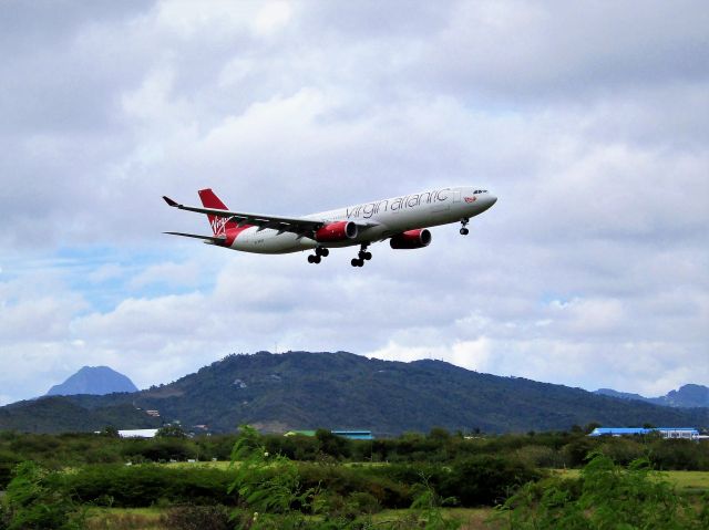 Airbus A330-300 (G-VKSS)