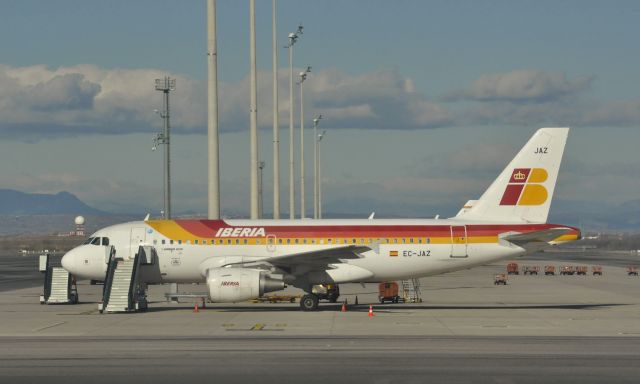 Airbus A319 (EC-JAZ) - Iberia Airbus A319-111 EC-JAZ in Madrid Barajas