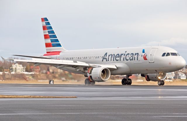 Airbus A320 (N107US) - landing RWY22L in the mist