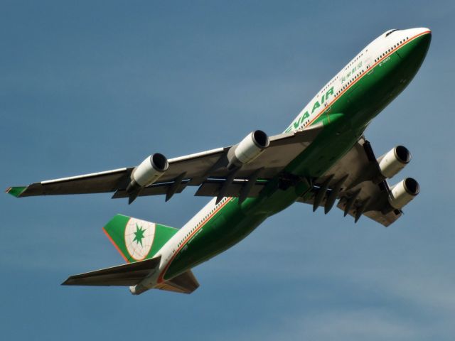 Boeing 747-400 (B-16403)