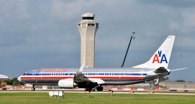 Boeing 737-800 (N960AN)