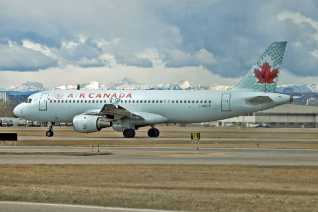 Airbus A320 (C-FKPT)