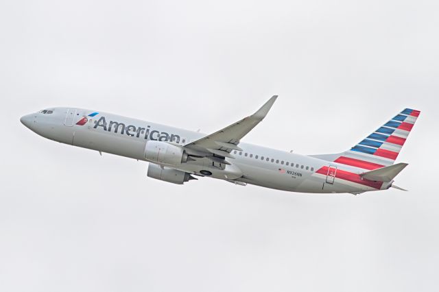Boeing 737-800 (N926NN)