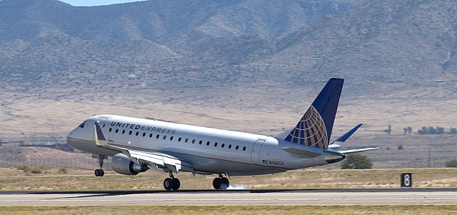 Embraer 175 (N166SY)