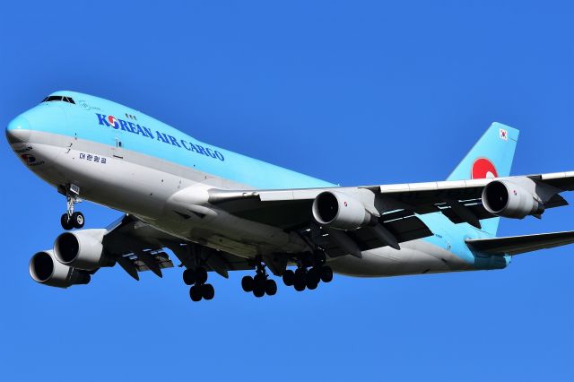 Boeing 747-400 (HL7603) - Korean Air Lines Boeing 747-4B5F(ER) arriving at YYC on Aug 20.