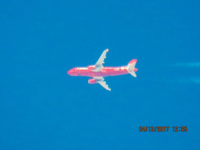 Airbus A320 (N615JB)