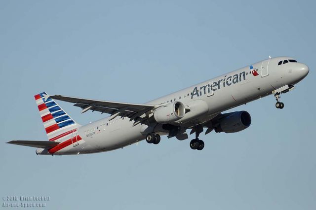 Airbus A321 (N150UW) - American Airbus A321-211 N150UW at Phoenix Sky Harbor on January 3, 2016. It first flew as D-AZAN on February 27, 2013. Its construction number is 5504. It was delivered to US Airways on March 25, 2013. It was merged into the American Airlines fleet on December 10, 2013. 