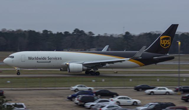 BOEING 767-300 (N334UP) - Lucky catch early morning departure for this UPS heavy at JAN, departing on the seldom used (by UPS) 34L.