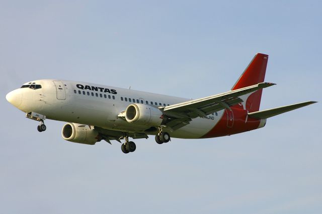 BOEING 737-300 (ZK-JNH)