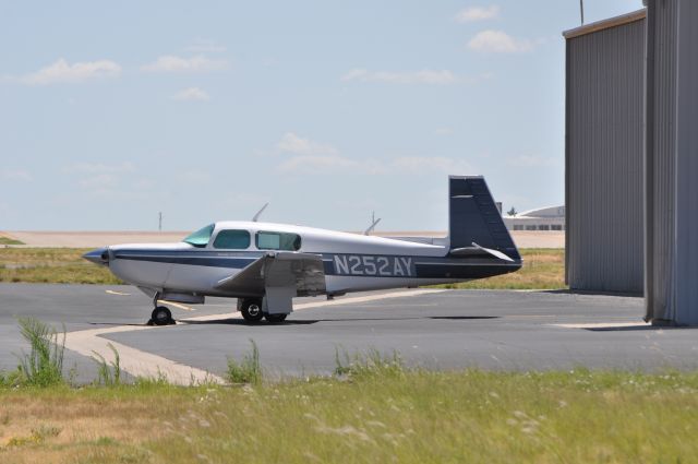 Mooney M-20 (N252AY)