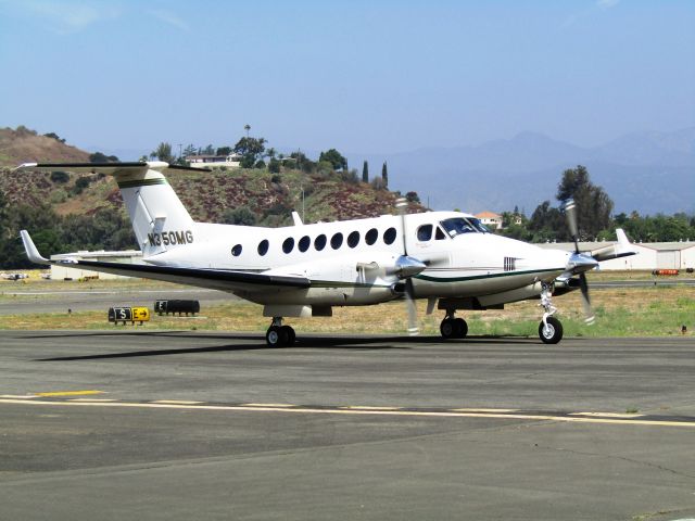 Beechcraft Super King Air 350 (N350MG) - Taxiing to ramp