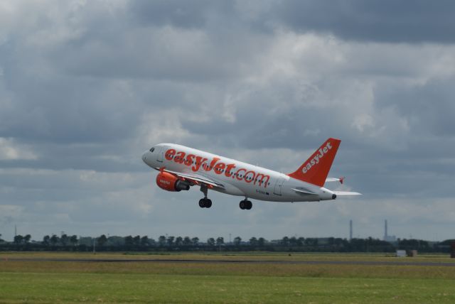 Airbus A319 (G-EZAV) - EasyJet A319-111 cn2803