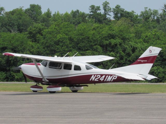 Cessna 206 Stationair (N241MP)