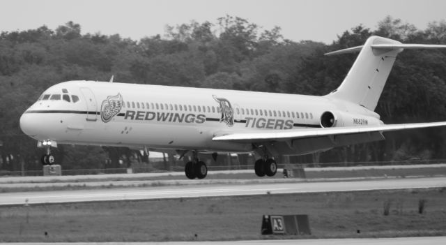 McDonnell Douglas DC-9-50 (N682RW) - D. Tigers Baeball team landing at Lakeland Linder Reg. Airport for Spring Training