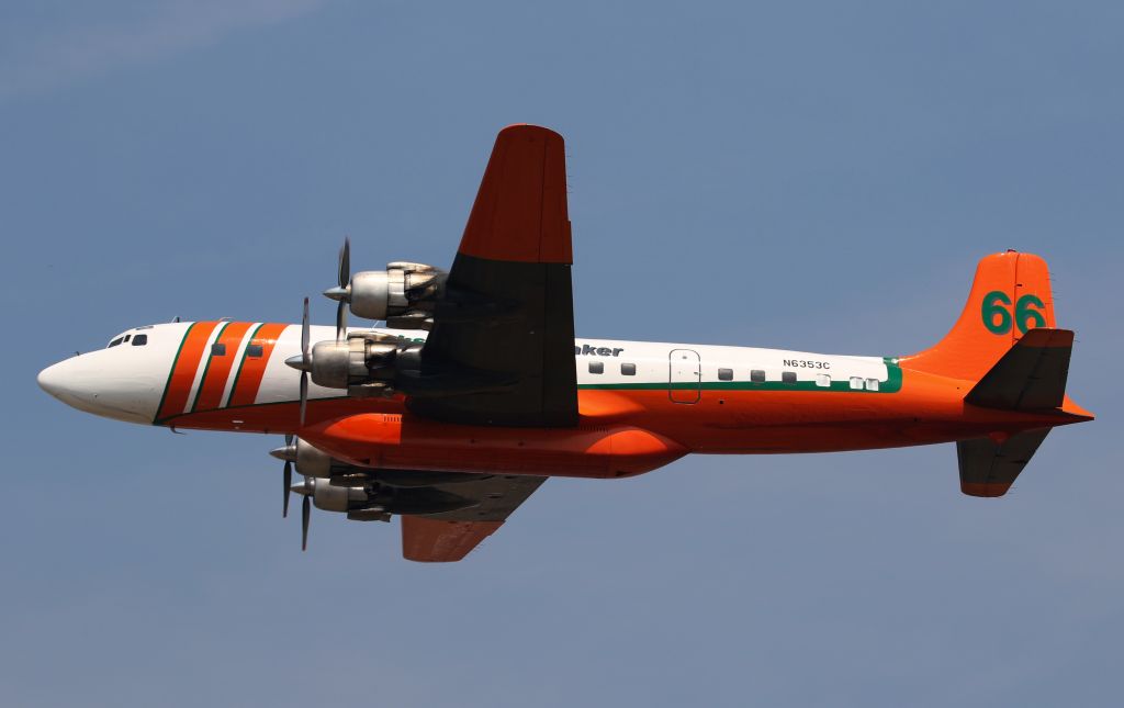 Douglas DC-7 (N6353C)