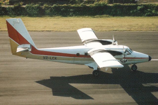 De Havilland Canada Twin Otter (V2-LCK) - Seen here in Dec-88.br /br /With LIAT from Sep-82 to Feb-98 when it became 9M-CHH then 9N-AFR.br /Written off 22-Aug-02 near VNPK.