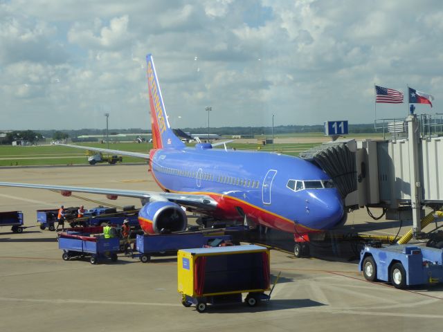 Boeing 737-700 (N7752B)