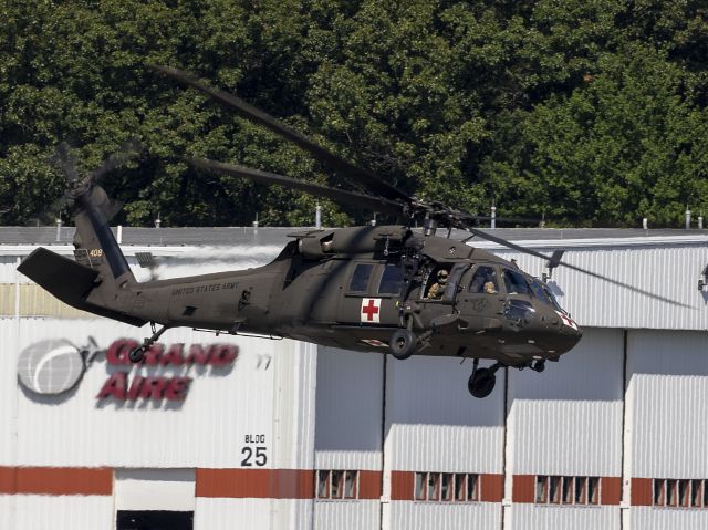 Sikorsky S-70 (8524408) - A US Army Sikorsky Blackhawk departing from the ramp headed for Huntington WV on 16 Aug 2022. 