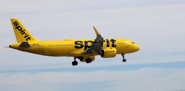 Airbus A320neo (N926NK) - On short final is this 2020 Spirit Airlines Airbus 320-271N in the Summer of 2022.