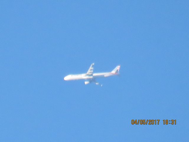 Airbus A321 (N195UW)