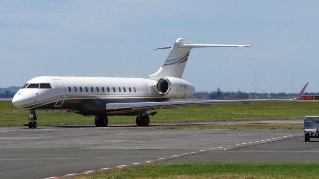 Bombardier Global Express (T7-AVD) - Brand new GLEX into Air Centre One.