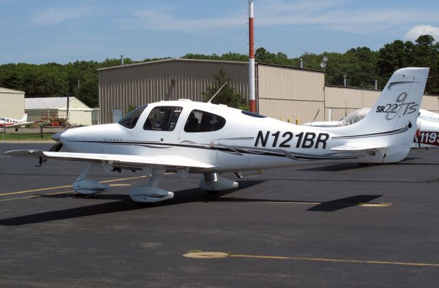 Cirrus SR-22 (N121BR)