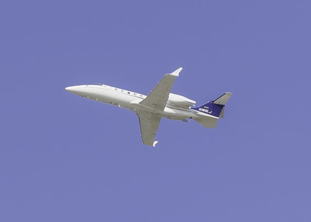 Learjet 60 (N169LJ) - Lear Jet 60 blasting out of Dallas Love Field.