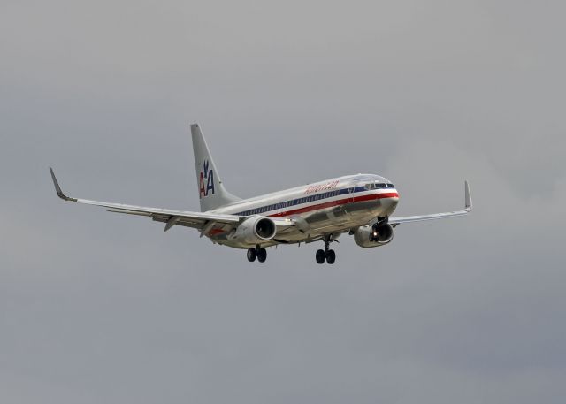 Boeing 737-800 —