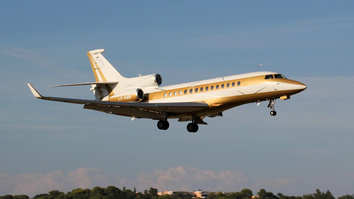 Dassault Falcon 7X (LX-AMB)