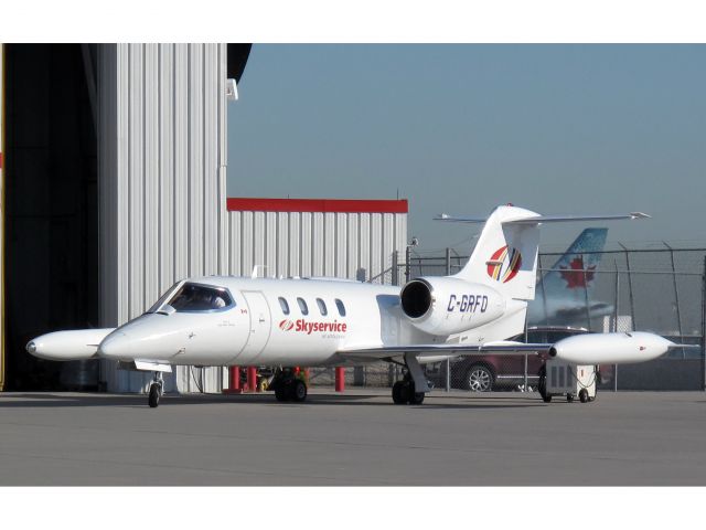 Learjet 31 (C-GRFD)