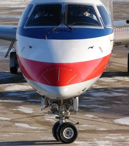Embraer ERJ-145 —