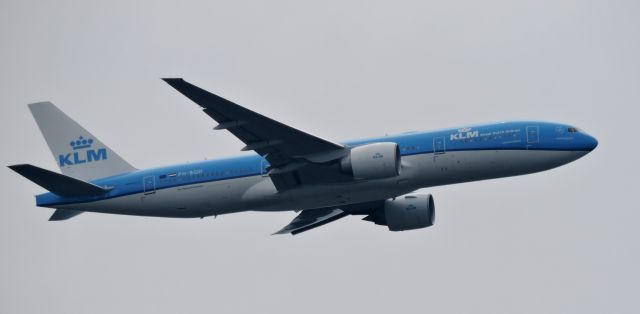 Boeing 777-200 (PH-BQD) - Minutes from landing, spring 2019.