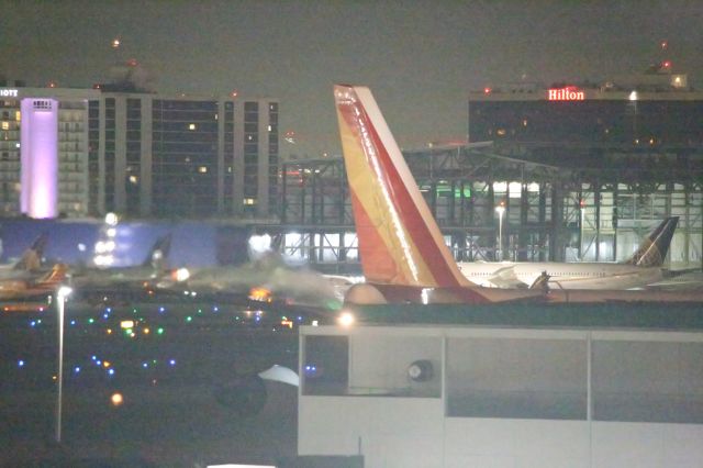 Boeing 747-400 (N403KZ)