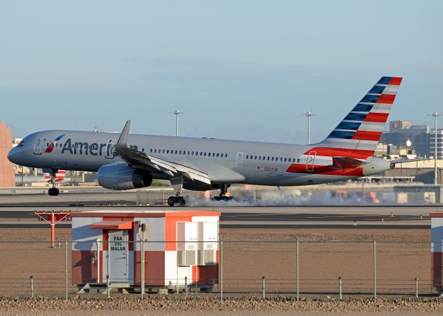 Boeing 757-200 (N207UW)