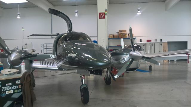 Diamond DA-62 (N100DA)